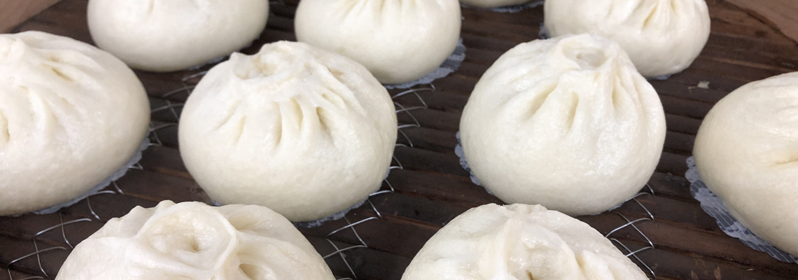 手作り肉まん 八軒吉草庵 札幌市西区八軒にある皮から手作りの肉まん専門店です 堅焼きまんやバターコーヒー ソフトクリームもあります